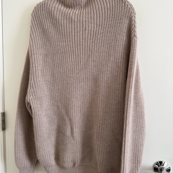 Aritzia Wilfred Turtleneck Sweater - Picture 2 of 4